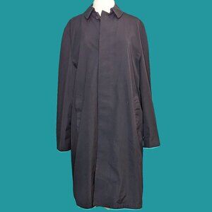 Men's Vintage Black Raincoat Size 40L Preowned